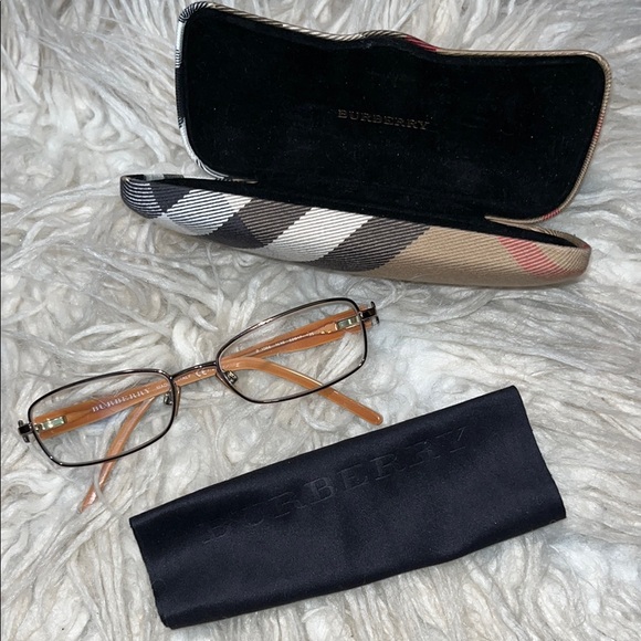 Burberry Accessories - Like New Vintage Burberry metal rectangular frames w/case & cleaning cloth! 👓❤️